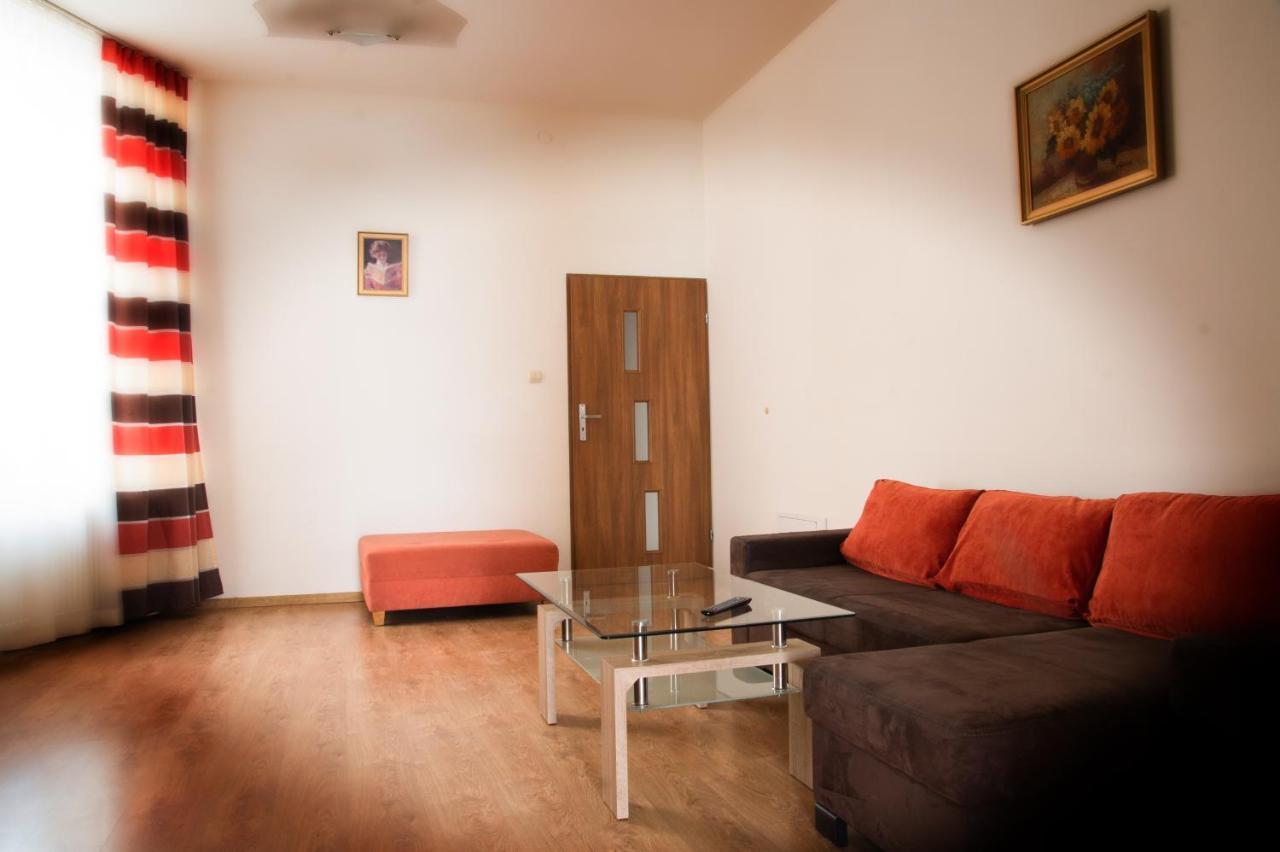 Apartament Pomaranczowy Narutowicza 11 ลูบลิน ภายนอก รูปภาพ