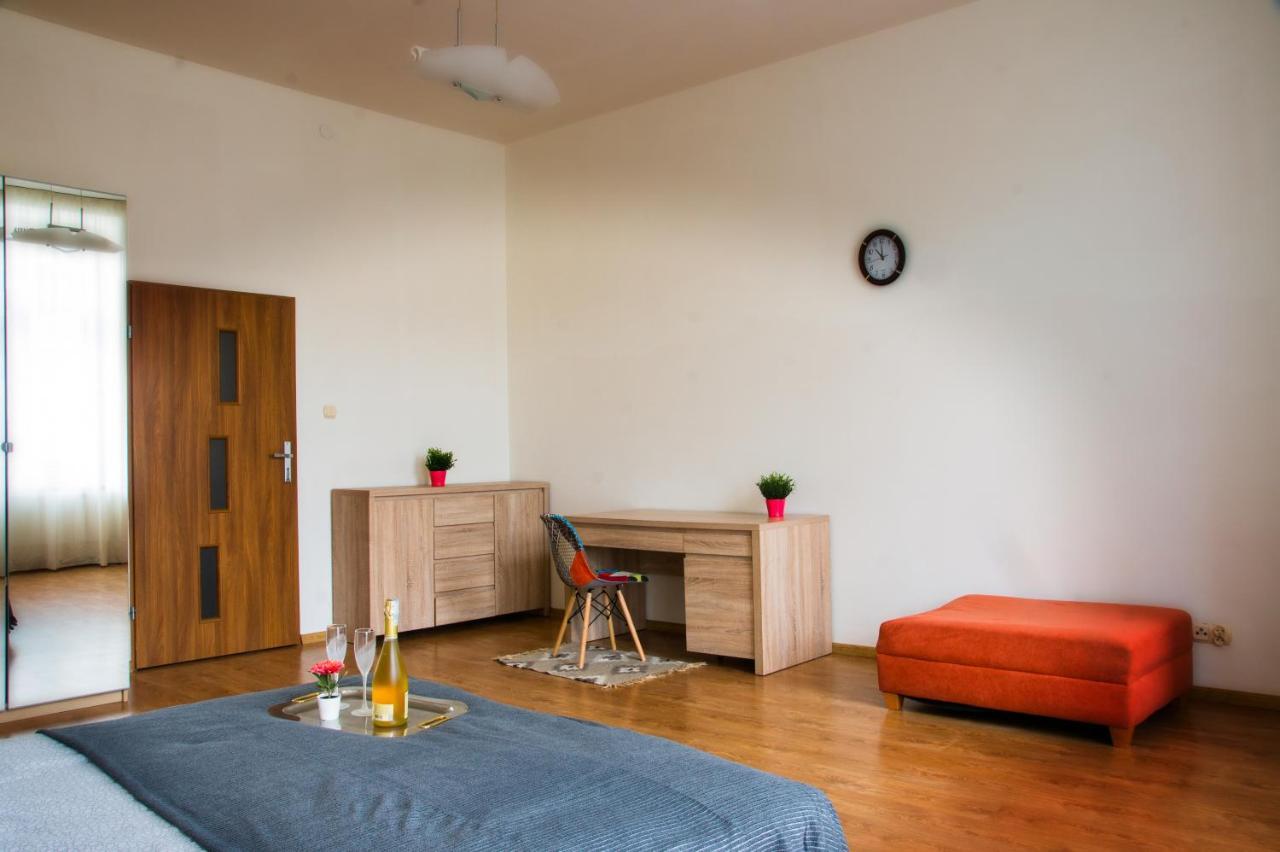 Apartament Pomaranczowy Narutowicza 11 ลูบลิน ภายนอก รูปภาพ